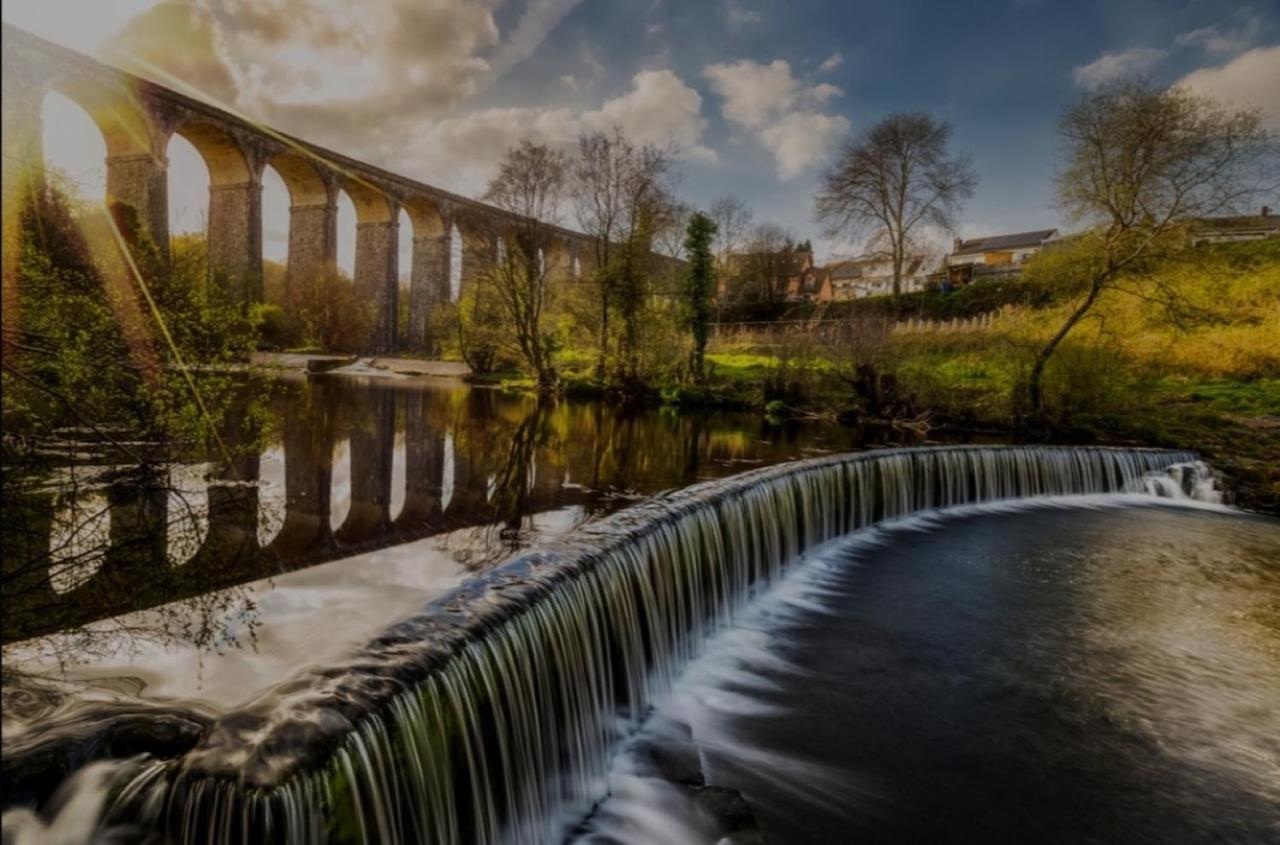 Appartement Viaduct View - Cefn Coed à Merthyr Tydfil Extérieur photo