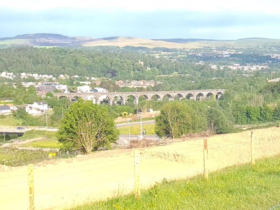 Appartement Viaduct View - Cefn Coed à Merthyr Tydfil Extérieur photo